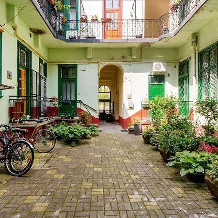 Harmony Hideaway In City Center Budapest Exteriör bild